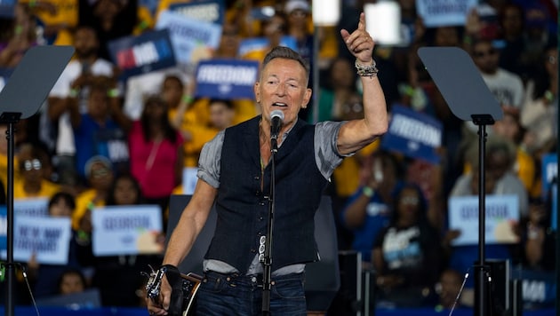 Rock star performed for Kamala Harris in the swing state of Georgia (Bild: APA Pool/CHRISTIAN MONTERROSA / AFP)