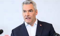 ÖVP-Chef Karl Nehammer erhielt von Bundespräsident Alexander Van der Bellenden Auftrag, eine ...