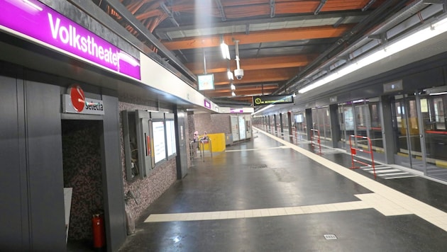 The platform of the Volkstheater U2 station remains closed - for how much longer is uncertain. (Bild: Jöchl Martin)