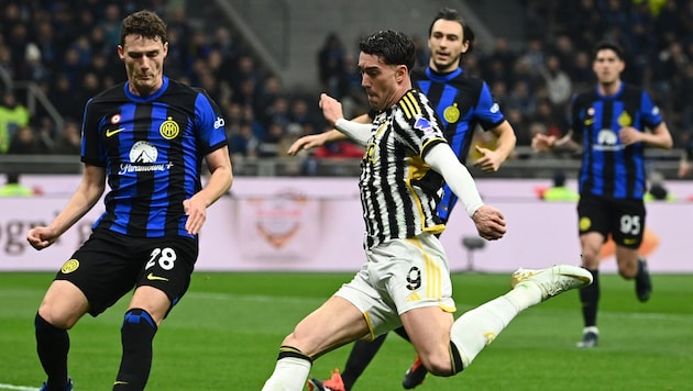 Inter must watch out for Juve's Dušan Vlahović today. (Bild: APA/AFP/Isabella BONOTTO)