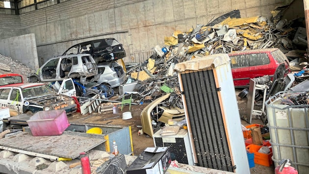 More than 150 tons of scrap metal and bulky waste were discovered and properly disposed of. (Bild: Land NÖ)