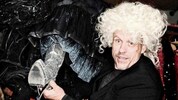 Kurz vor Halloween inszeniert Gery Keszler ein schauriges Fotoshooting für so manche Promis. 
