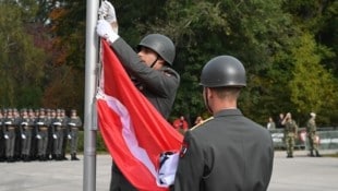 Am heutigen Nationalfeiertag wird im ganzen Land stolz die österreichische Flagge gehisst. Zu Zeiten von Ostarrichi hatten die Menschen noch ganz andere Sorgen. (Bild: Huber Patrick)