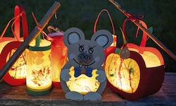 Gebastelte Laternen dürfen die Kleinen zwar zum Mond- Sterne-Fest mitnehmen, ein Umzug ist aber ...