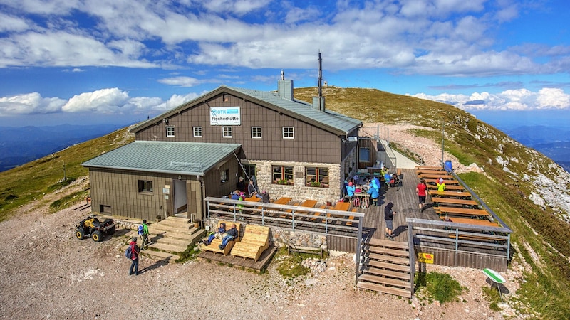 Fischerhütte on the high plateau of the Schneeberg at 2049 meters has to contend with extreme weather. (Bild: Julius Silver (foto-julius.at))