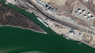 Was haben russische Schiffe in diesem Donauhafen zu suchen?  (Bild: Screenshot Google Earth)