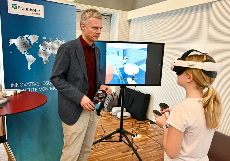 Visitors were able to try out virtual reality at the Fraunhofer Austria stand. (Bild: Evelyn Hronek/EVELYN HRONEK)