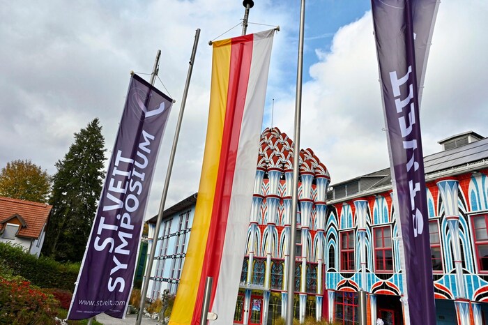 The Fuchspalast was the center of the symposium.