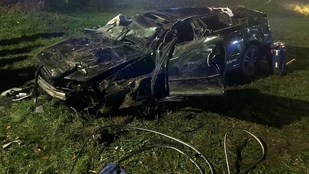 The traces of the accident are clearly visible on the car. (Bild: Stützpunkt-Feuerwehr Winklern)