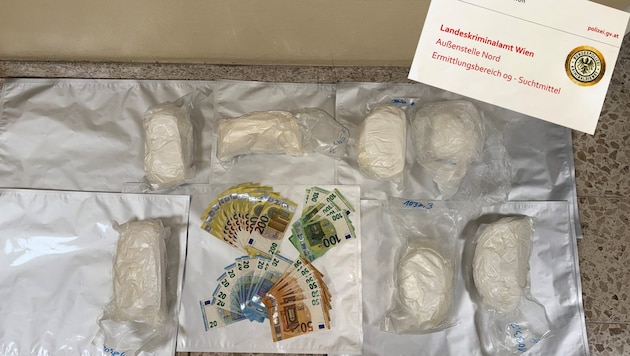 Following a tip-off from the Federal Criminal Police Office, drug investigators from the Vienna State Criminal Police Office were able to seize 6.5 kilos of speed in an apartment in Floridsdorf. (Bild: APA/LPD WIEN)