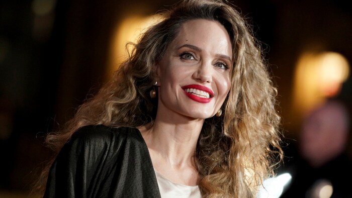 Angelina Jolie showed up on the red carpet with curls.