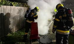 15 Einsatzkräfte der örtlichen Feuerwehr rückten aus.
