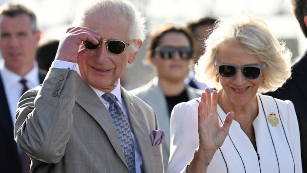 King Charles has just completed his first major trip abroad since being diagnosed with cancer. It is said that the British monarch will be traveling more again next year. A good sign! (Bild: APA/Roni Bintang/Pool Photo via AP)