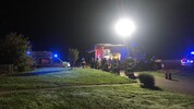 Die Einsatzkräfte am Tatort in der Gemeinde Hartl.