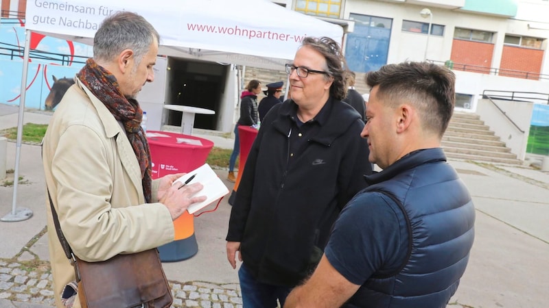 Wohinz (Mitte) und Büyük (rechts) schildern die Probleme (Bild: Jöchl Martin)