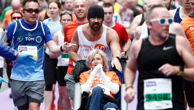 Colin Farrell ran a marathon for a sick friend in Dublin. (Bild: APA/AP Photo/Peter Morrison)