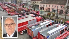 Eine Heerschar an Feuerwehrmitgliedern gab Erich Dangl die letzte Ehre in seiner Waldviertler Heimatstadt Schrems. (Bild: Krone KREATIV/F.Feuerwehr Matthias Fischer)