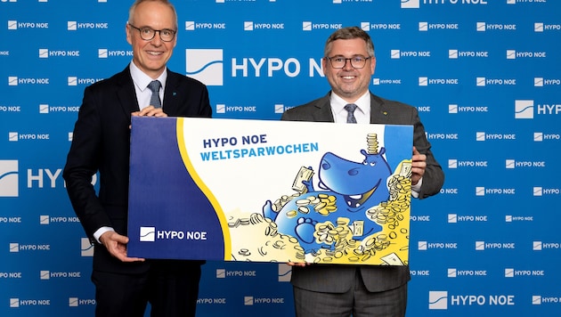 Vorstand Wolfgang Viehauser und Finanzlandesrat Ludwig Schleritzko zur Weltsparwoche.  (Bild: HYPO NOE/Gorla)