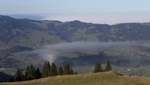 Die Rauchsäule war von weithin sichtbar.  (Bild: Webcam Niedere)