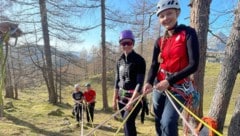 Die frischgebackene Bergretterin Magdalena Steininger mit ihren Kurskolleginnen und -kollegen (Bild: ÖBRD, Stritzl)