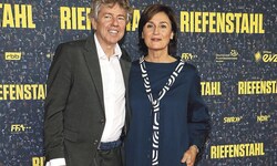 Sandra Maischberger und Andres Veiel bei der Berlin-Premiere von „Riefenstahl“.
