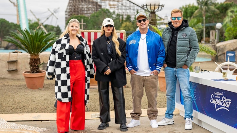 Zusammen mit Schlager-Sängerin Beatrice Egli (li.), Sänger Pietro Lombardi (2. von.re.) und Pop-Titan Dieter Bohlen, ist Rapperin Loredana (2. von li.) in der DSDS 2024-Jury.  (Bild: Foto: RTL / Markus Hertrich)