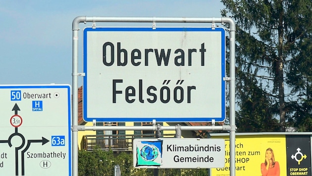 Since July 2000, bilingual place name signs have enriched the street scene, including in the Hungarian-speaking Oberwart. (Bild: Huber Patrick/P. Huber)