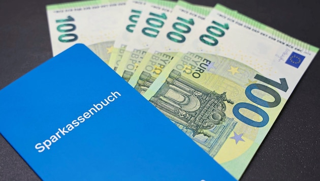 Sparbuch und Sparkonto bleiben bei den Tirolern beliebt.