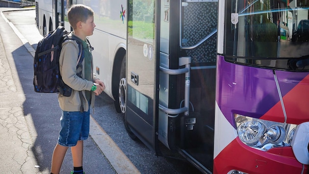 Wolfgang Laimer was not allowed to board the Postbus 150. The bus driver said succinctly that seats must be left free for tourists. Dad Wolfgang is angry. (Bild: Scharinger Daniel)