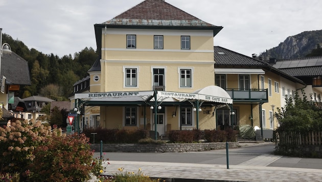 Am Dorfplatz soll kein Leerstand mehr sein, sagte man sich im Ort. Am 1. November startet das Café neu. (Bild: Tschepp Markus)