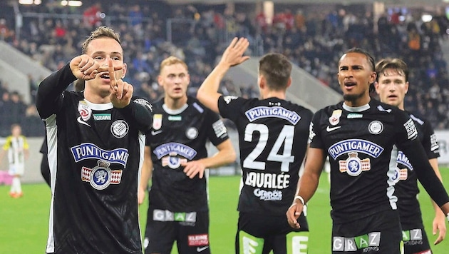 Lovro Zvonarek (l.) sicherte den Sturm-Sieg beim LASK. (Bild: GEPA/GEPA pictures)