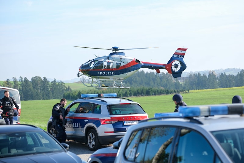 Seit Tagen sind über 250 Organe im Einsatz und suchen nach dem Schützen.  (Bild: Horst Einöder/Flashpictures)