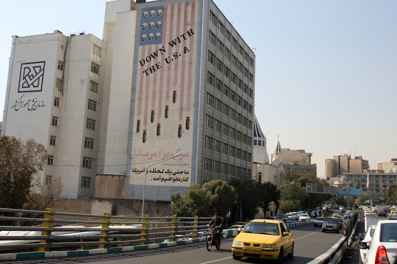 Anti-US propaganda in Tehran (Bild: AFP/ATTA KENARE)