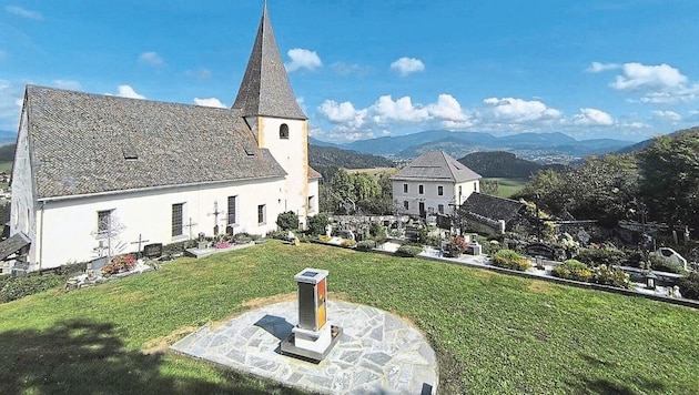 This is the Sternenkinder-Marterl near the parish church in Tiffen, which is illuminated throughout the day. It is intended to be a spiritual place of worship. (Bild: zvg)