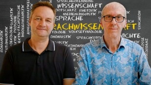 Mit Sprache und vor allem heimischen Dialekten kennen sie sich aus: die beiden Sprachwissenschafter Philipp Stöckle (li.) und Manfred Glauninger von der ÖAW. (Bild: Krone KREATIV/stock.adobe.com/neulandfilm)