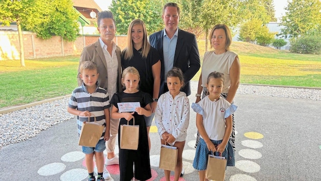 Mayor Hoffmann (right) and his team are building the future of the municipality on the youngest members of the community. The children have a say in many areas of village life. (Bild: Gemeindeamt Schattendorf)