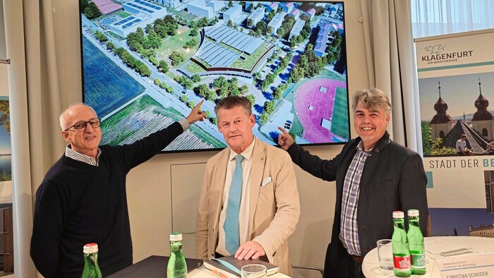 Stadtchef Christian Scheider hat nicht nur mit dem Hallenbad Probleme.