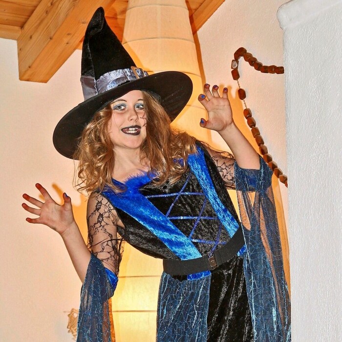 Hexen, Geister, Skelette und andere Gruselgestalten werden in der Nacht auf Freitag wieder ihr „Unwesen“ in Tirol treiben. Das Geschäft mit Halloween beschert dem Handel hierzulande einen Umsatz von rund sechs Millionen Euro. Jene, die in das Fest investieren, geben laut der KMU Forschung 50 Euro aus.