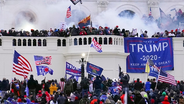 Trump supporters tried to prevent the ratification of the US election in 2021. (Bild: AP ( via APA) Austria Presse Agentur/John Minchillo)