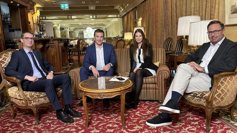 Michael Prunbauer, Sven Hergovich, Tanja Pfaffeneder & Axel Ganster (von links nach rechts) (Bild: krone.tv)