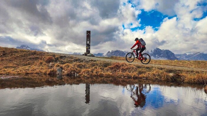 Zwischen Himmel und Erde: Mountainbiken in den Bergen ist wirklich ein Traum 