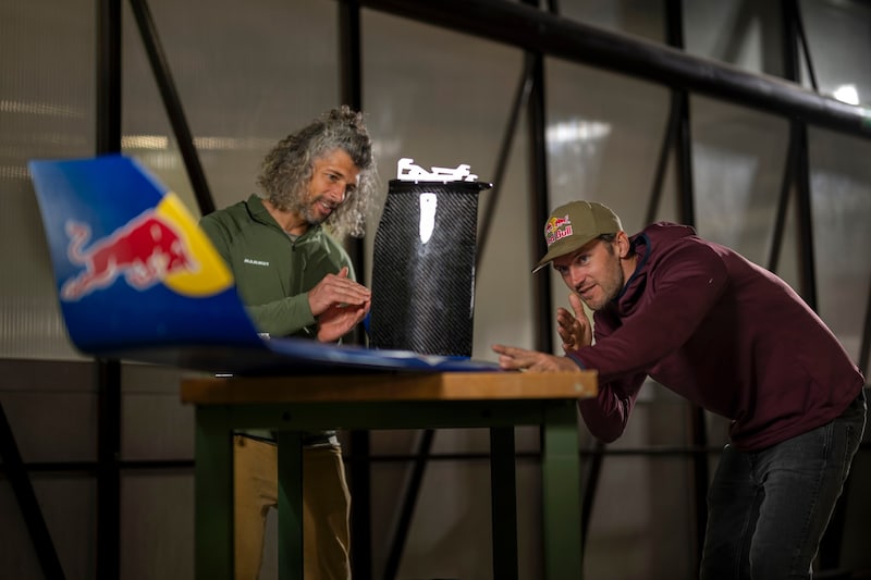 Andreas Podlipnik (li.) und Peter Salzmann lieben das Tüfteln.  (Bild: Joerg Mitter / Red Bull Content Pool)