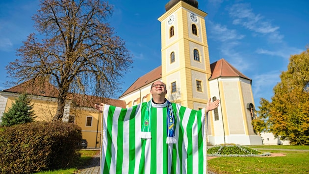 Rapid-Pfarrer Pelczar hofft auf einen Stripfing-Sieg. (Bild: Urbantschitsch Mario/Mario Urbantschitsch)