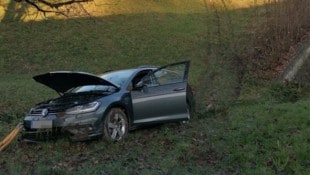 Nach rund 30 Metern kam das Fahrzeug zum Stillstand.  (Bild: ZOOM Tirol/zoom.tirol)