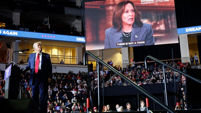 Harris habe Biden die Wahl gestohlen, trauerte Trump einmal mehr seinem ehemaligen Kontrahenten ...