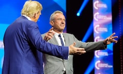 Der ursprünglich unabhängige Bewerber Robert F. Kennedy Jr. hofft auf „Kontrolle“ über das ...