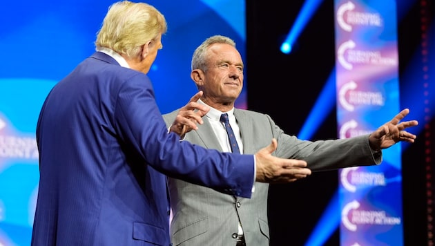 The originally independent candidate Robert F. Kennedy Jr. is hoping for "control" of the Department of Health and Agriculture. (Bild: AP ( via APA) Austria Presse Agentur/Alex Brandon)