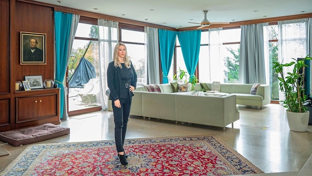 Simone now only lives in the spacious villa with her animal companions. (Bild: Tischler Andreas/Andreas Tischler / Vienna Press)