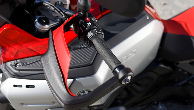 With ASA, the clutch lever is missing. No, it's not really missing. (Bild: BMW/Markus Jahn)