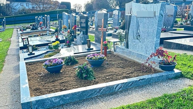 On All Saints' Day, the graves are spruced up again (symbolic photo). (Bild: Christian Schulter/Christian Schulter, Krone KREATIV)